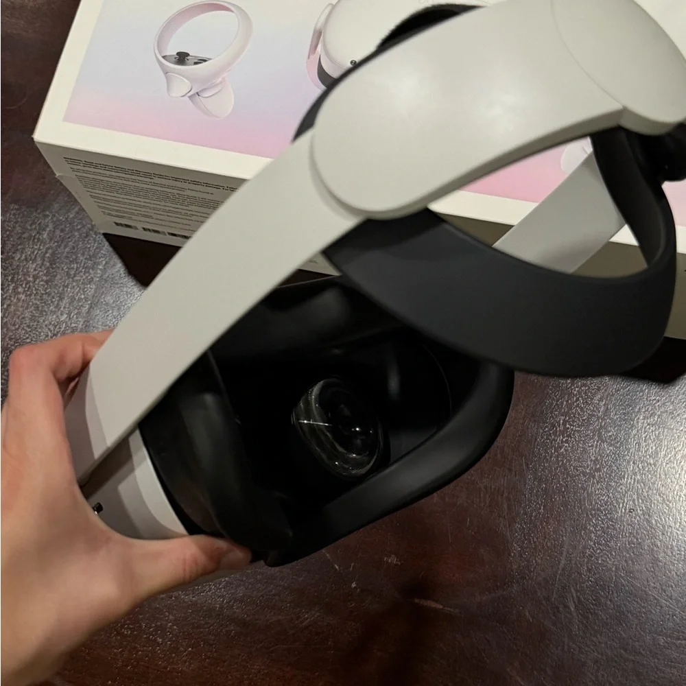 Quest 2 VR Headset - White